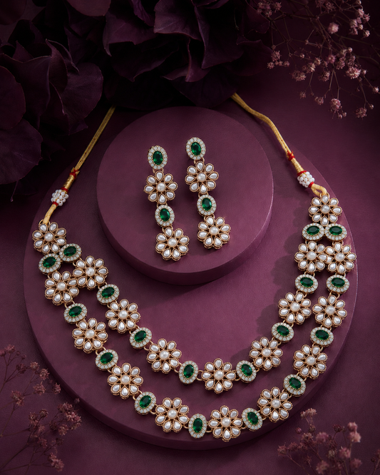 Emerald Vaishu Premium Necklace with Earring and Teeka