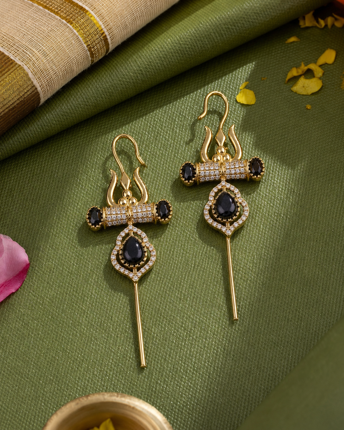 Black Krisha Designer Ear-cuff Earring