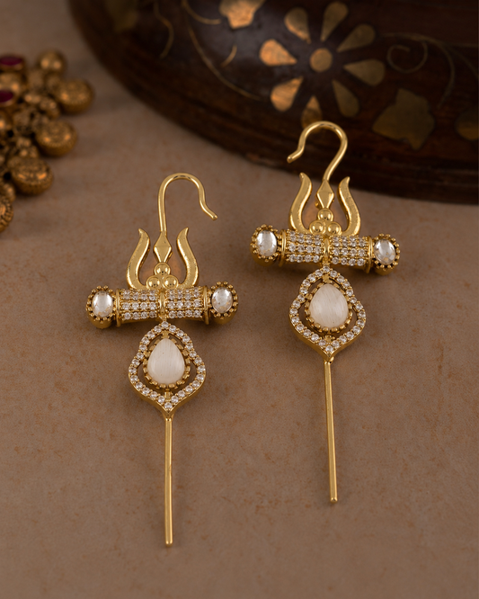 Ivory Krisha Designer Ear-cuff Earring