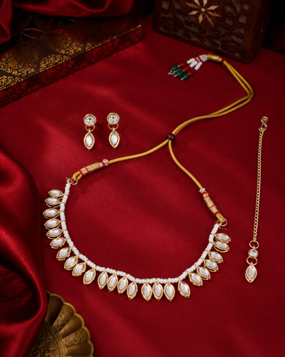 Naimika Choker Necklace Set With Earring and Maangteeka