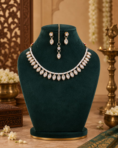 Naimika Choker Necklace Set With Earring and Maangteeka
