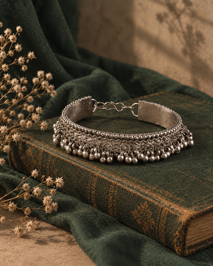 Silver Rishaan Oxidised Kada
