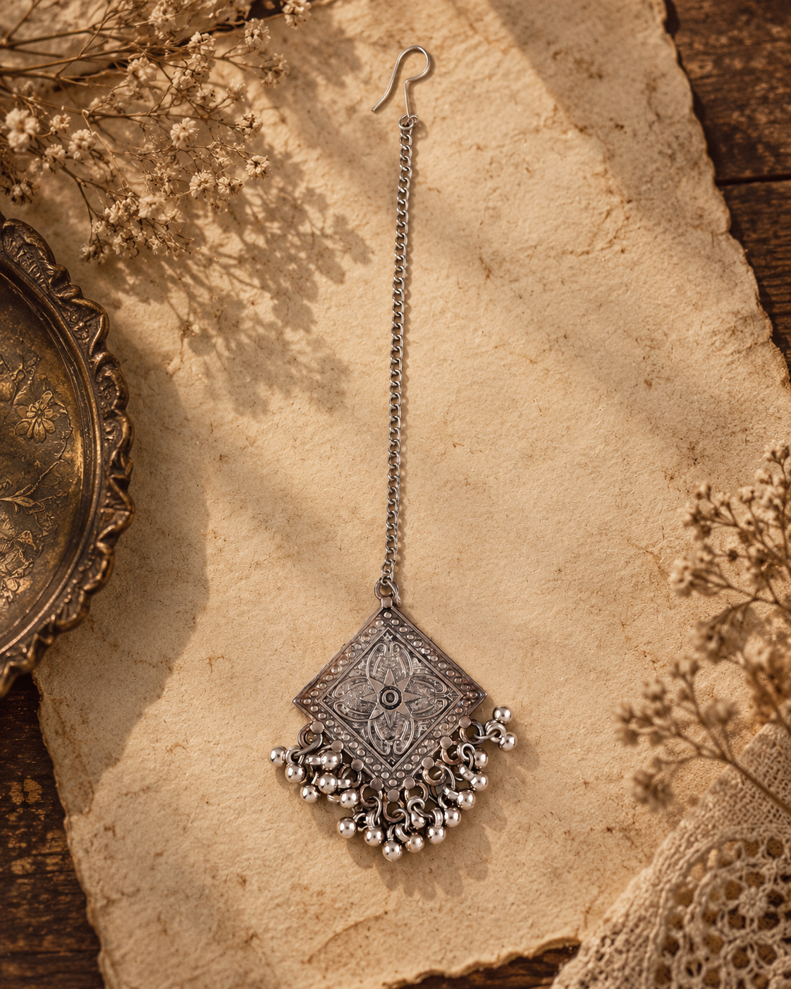 Silver Kanishka Oxidised Mang Teeka