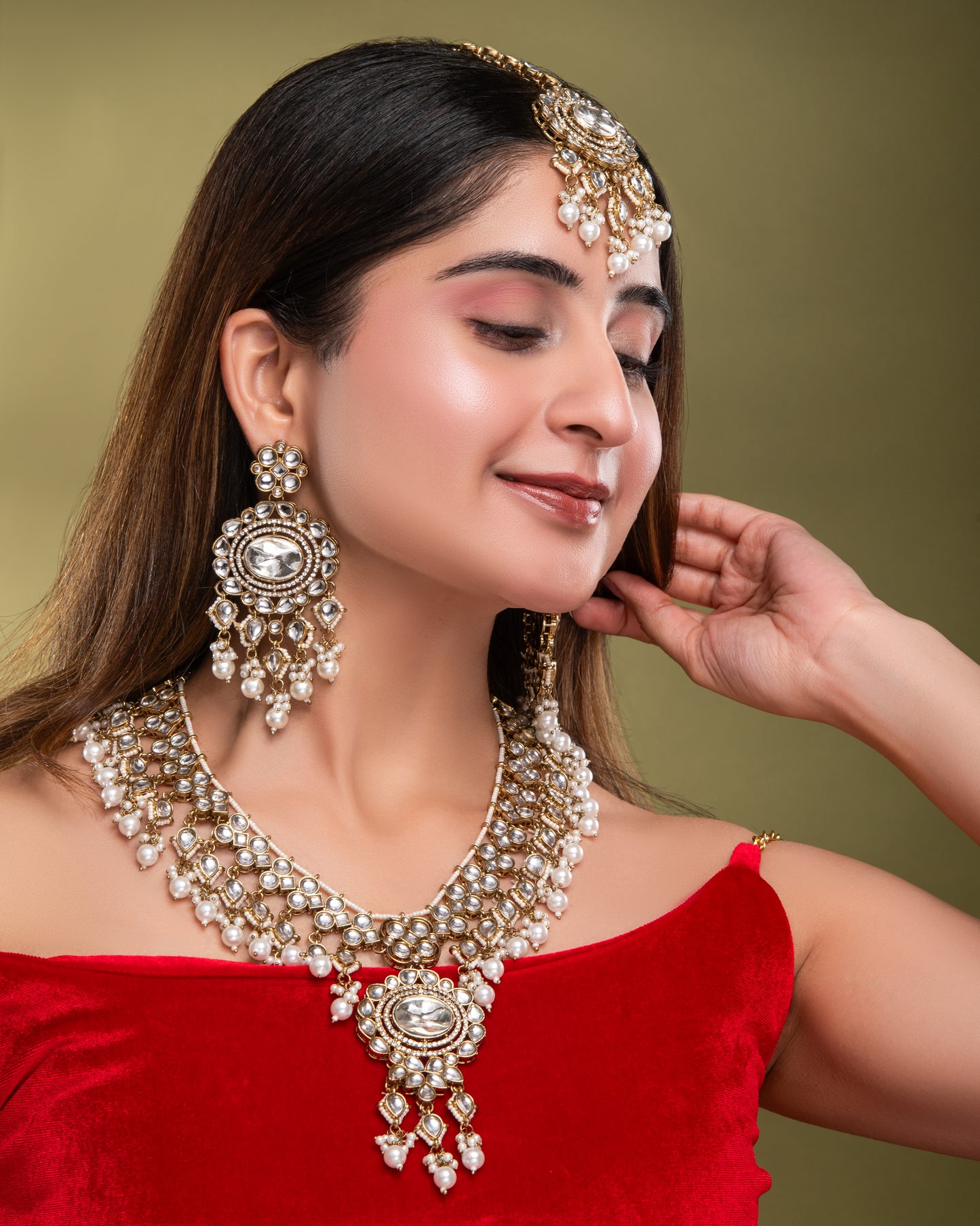 Prayshi Premium Kundan Pearl Necklace With Earring and Teeka
