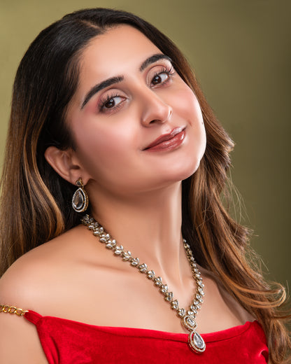 White Yarvi Premium Kundan Necklace With Earrings