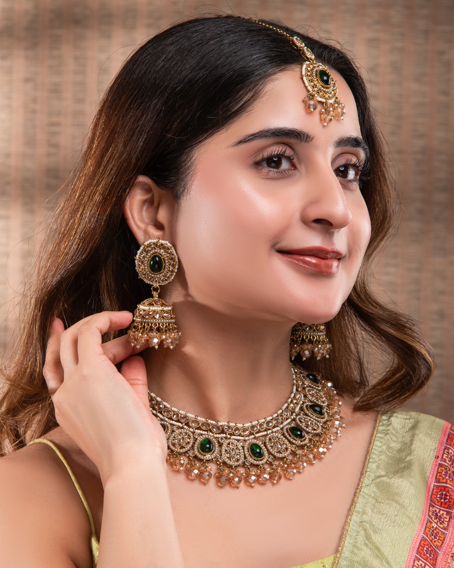 Vireena Classic Kundan Zircon Necklace Set With Earring and Teeka