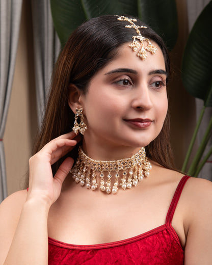 Sitara Kundan Choker Necklace Set with Earring and Teeka