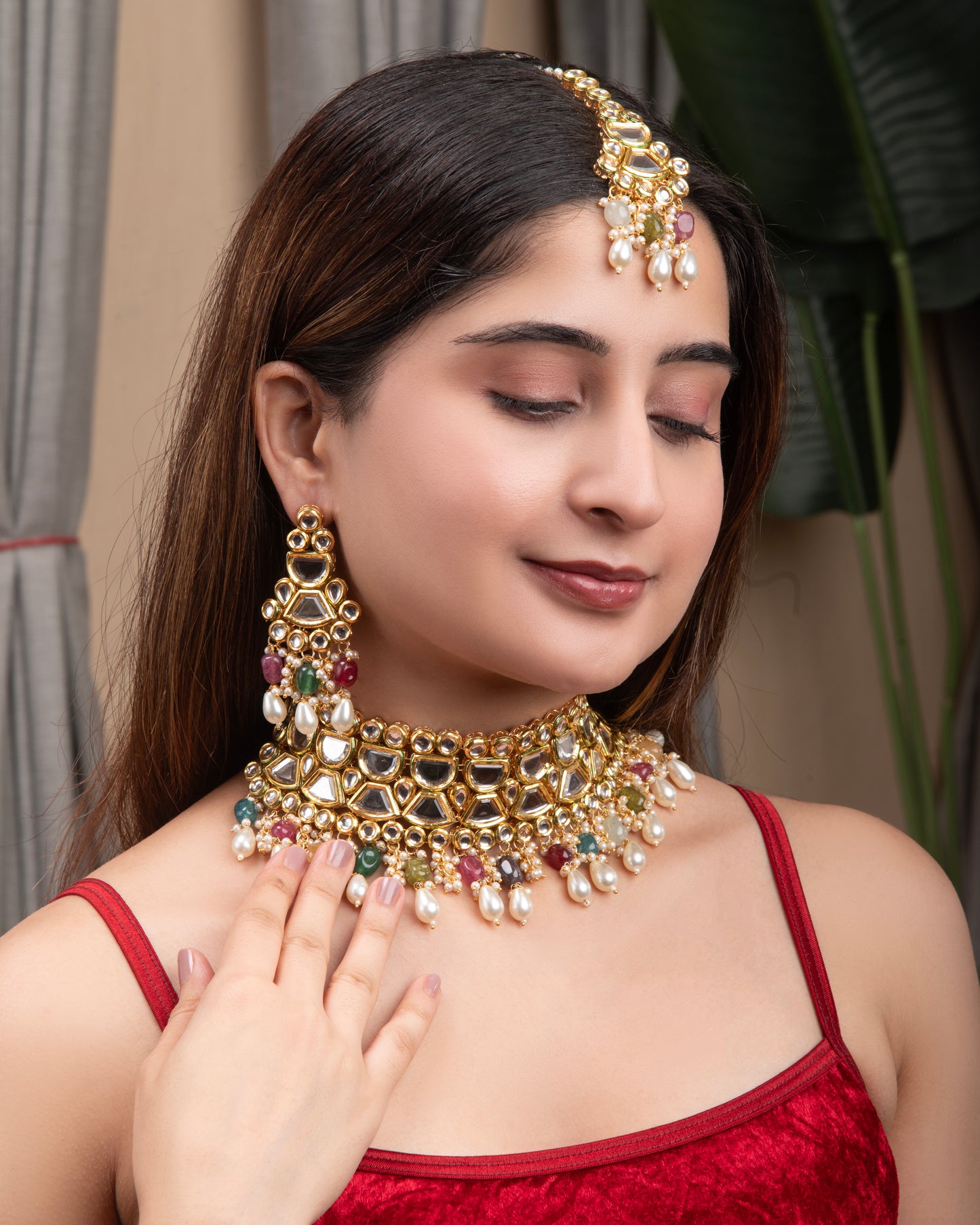 Multi Guranshi Dabi Kundan Choker Necklace with Earring and Mangteeka
