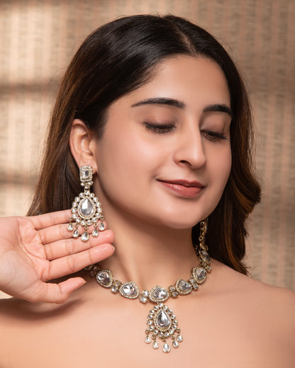 Tanishq Indo Western Necklace With Earrings