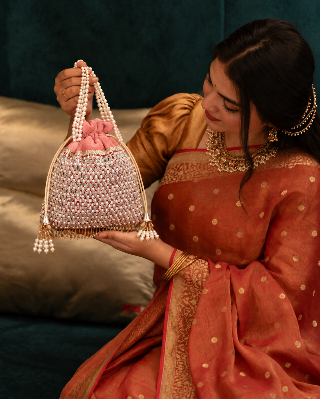 Blush Aarshita Ethnic Mirror Pearl Batua Bag