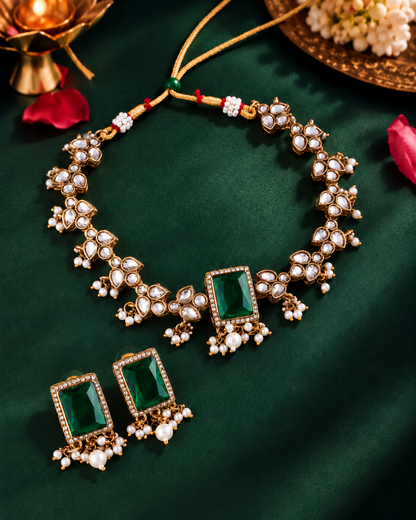 Green Arushika Kundan Necklace Set With Earring and Mangteeka