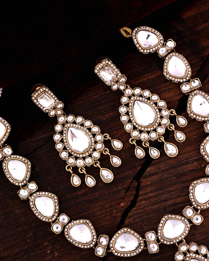 Tanishq Indo Western Necklace With Earrings