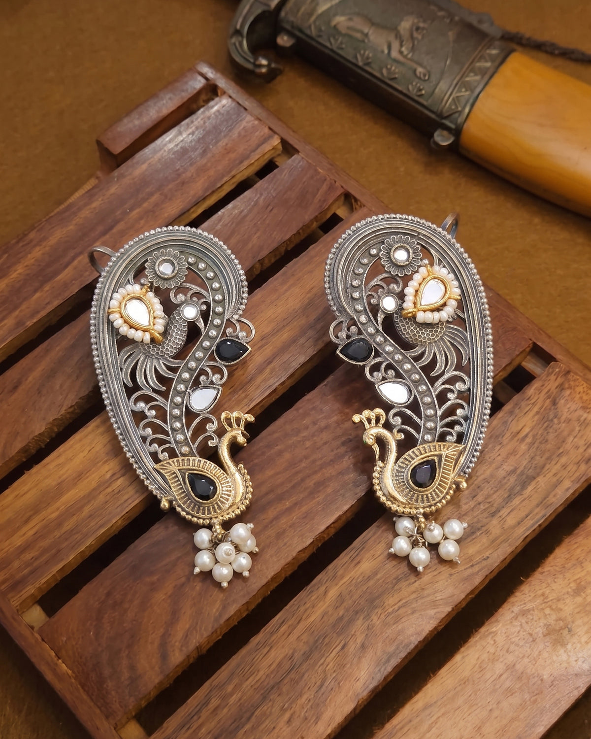 White-Black Aishra Designer Ear Cuff Earring