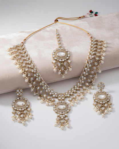 Prayshi Premium Kundan Pearl Necklace With Earring and Teeka