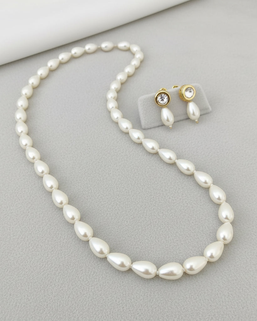 Tehmina Pearl Necklace With Earrings