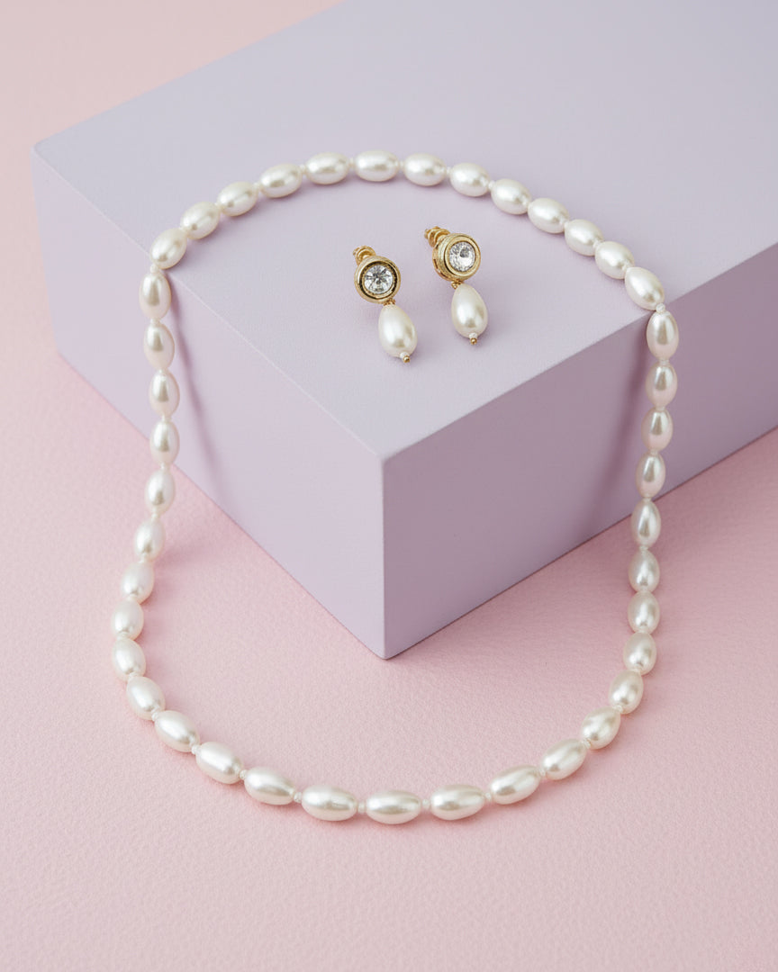 Tehmina Pearl Necklace With Earrings