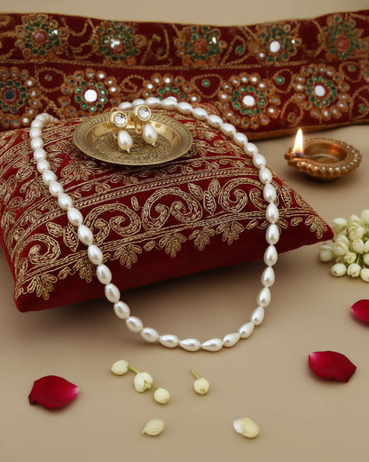 Tehmina Pearl Necklace With Earrings