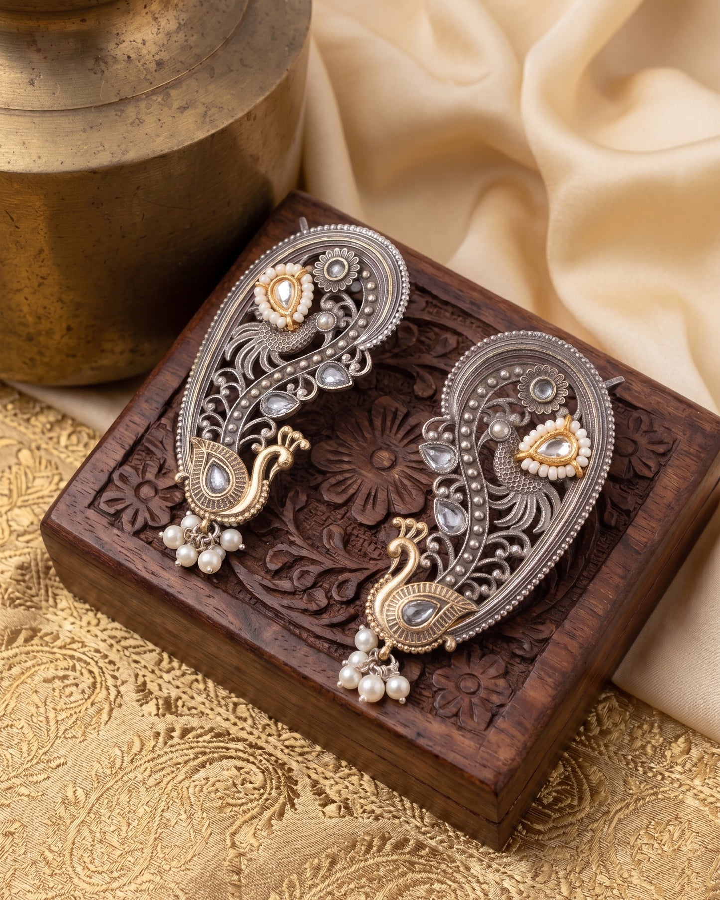 White Aishra Designer Ear Cuff Earring