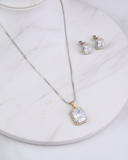 Kerrie AD Pendant Necklace Set