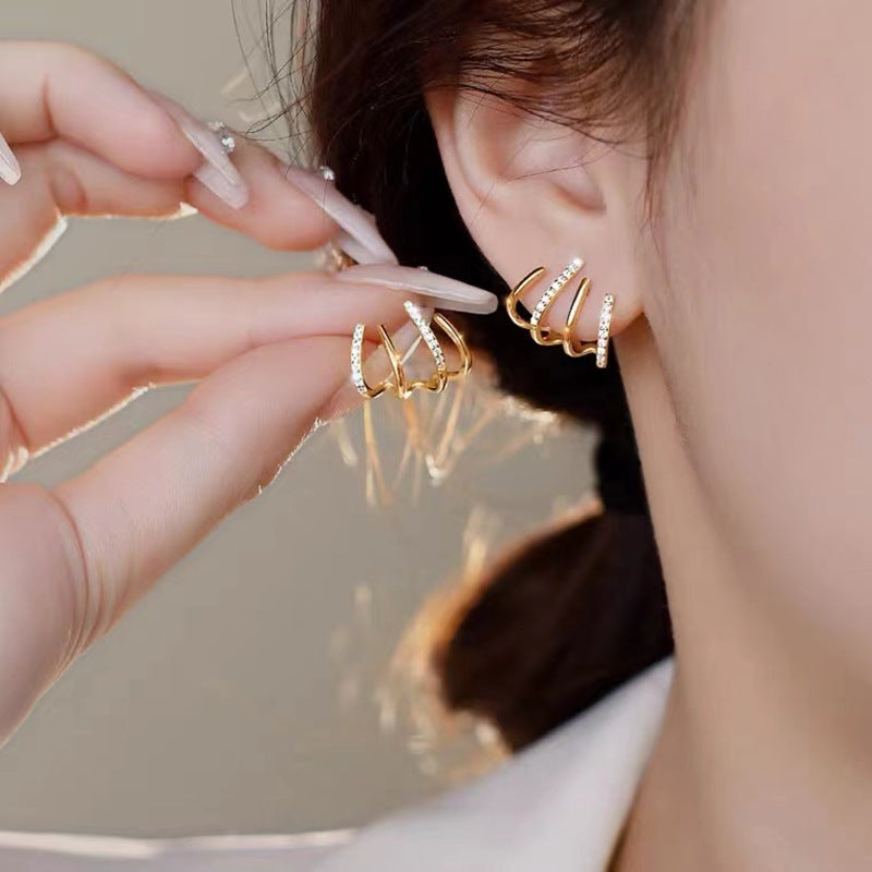 Gold Claw Stoned Korean Quirky Earring