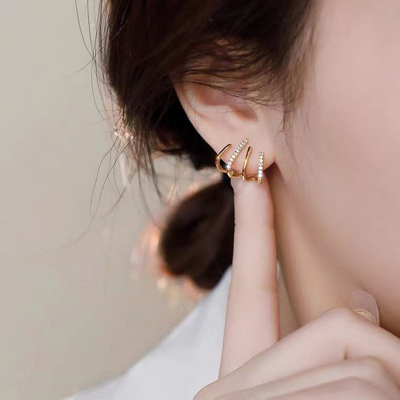 Gold Claw Stoned Korean Quirky Earring