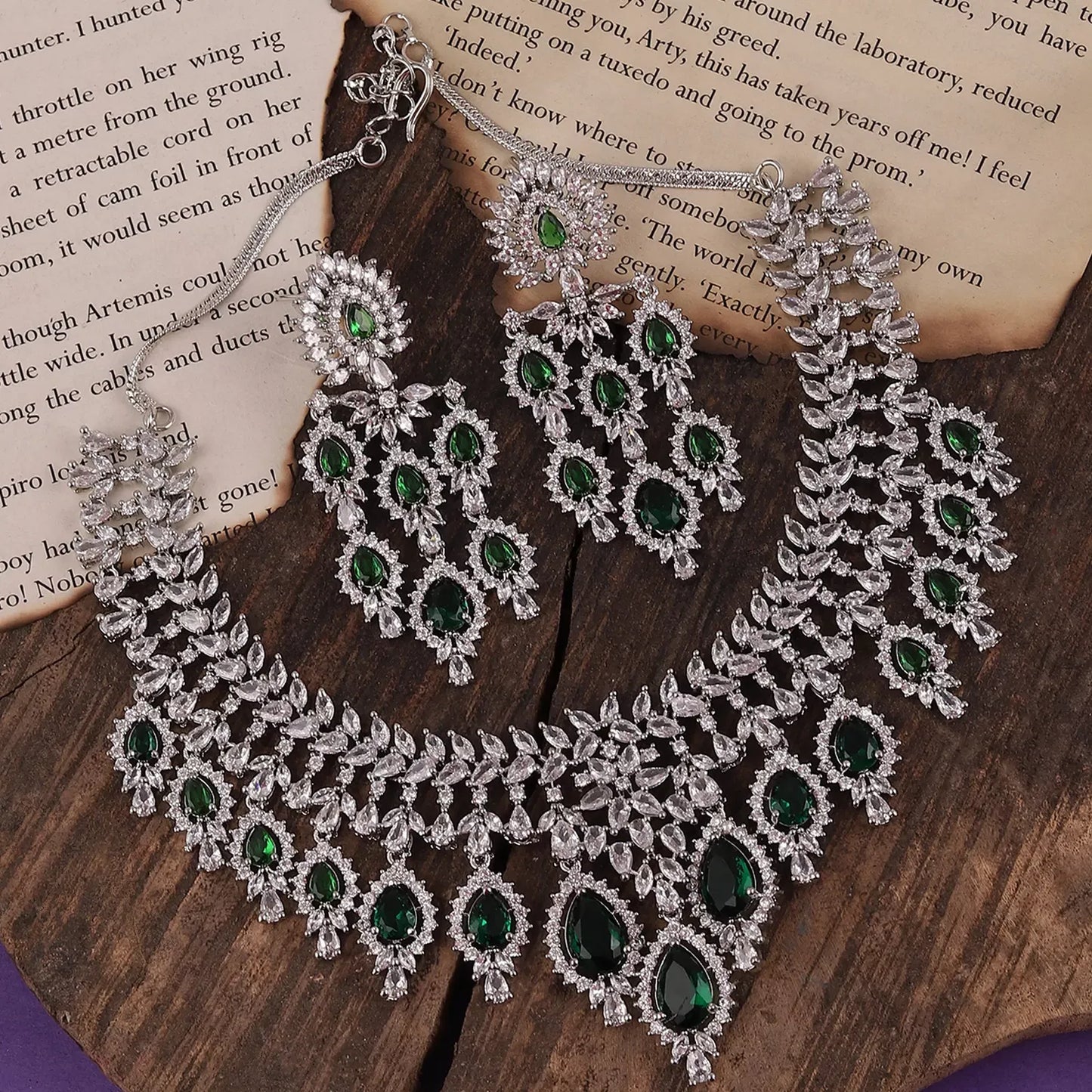 Emerald Vineeta American Diamond Necklace Set