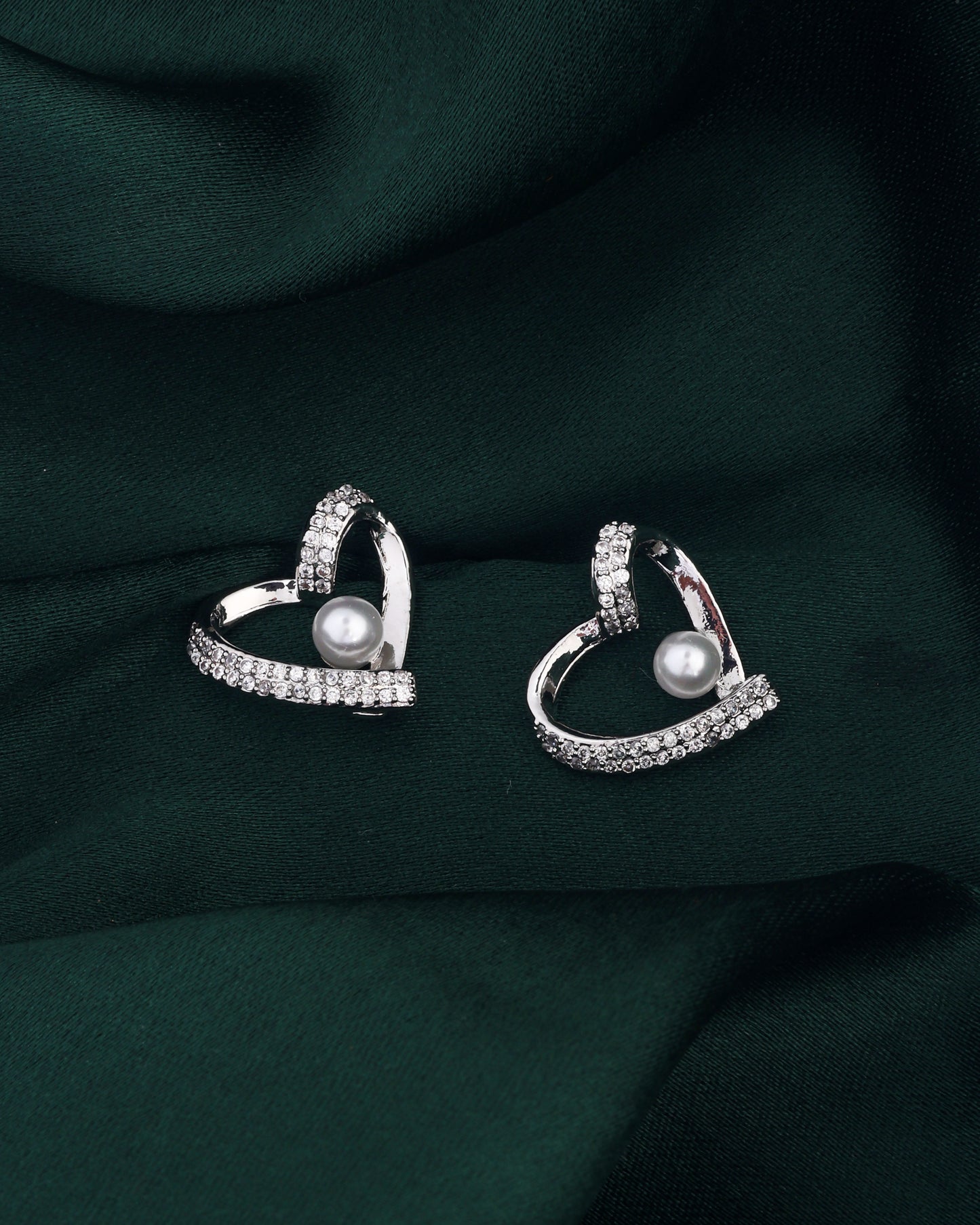 Elijah Voguish Stud Earrings