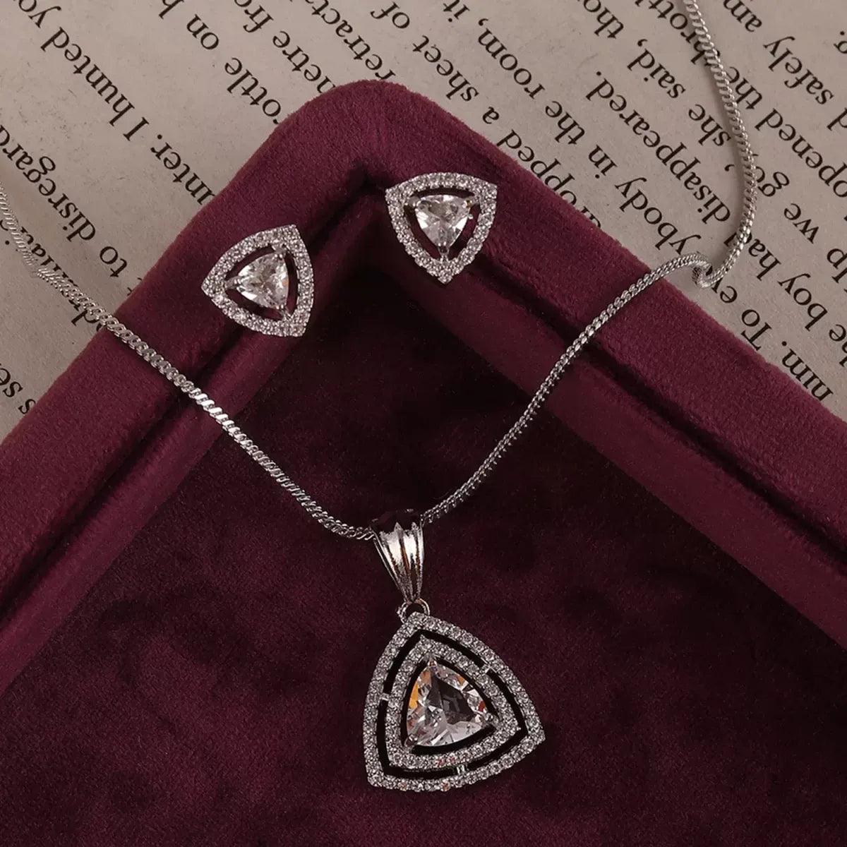 Ava AD Pendant Set