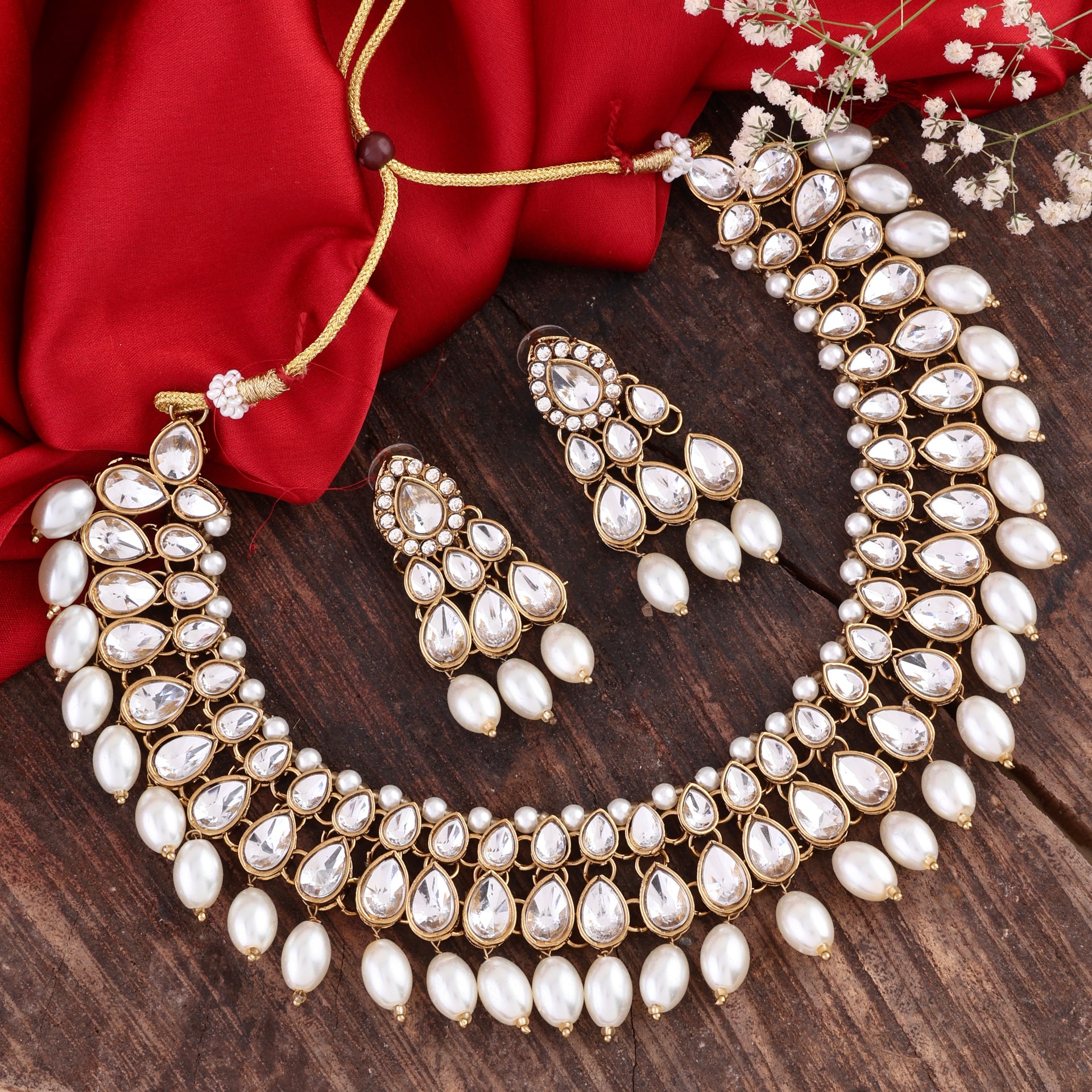 Afreen Kundan Pearl Necklace Set with Earring