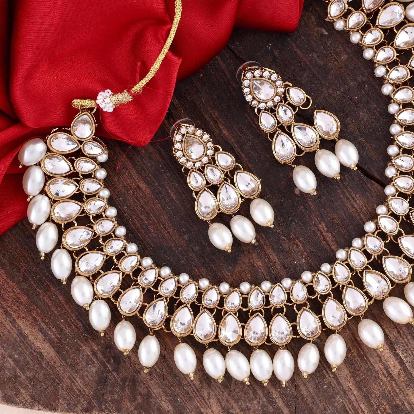 Afreen Kundan Pearl Necklace Set with Earring