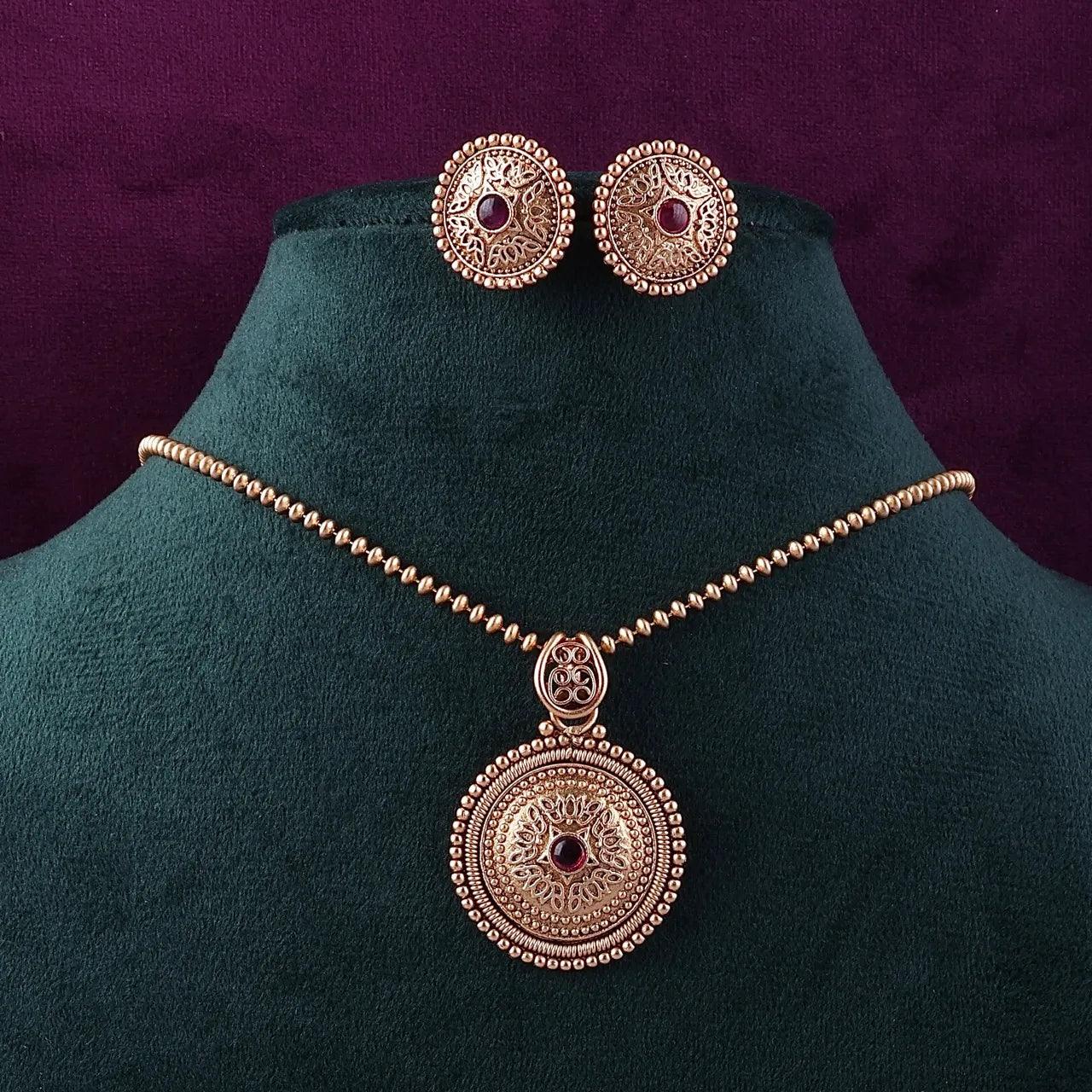 Reshmi Gold Pendant Set