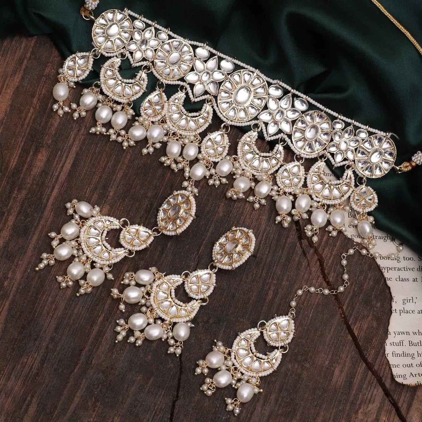 Pearl Maanvi Necklace