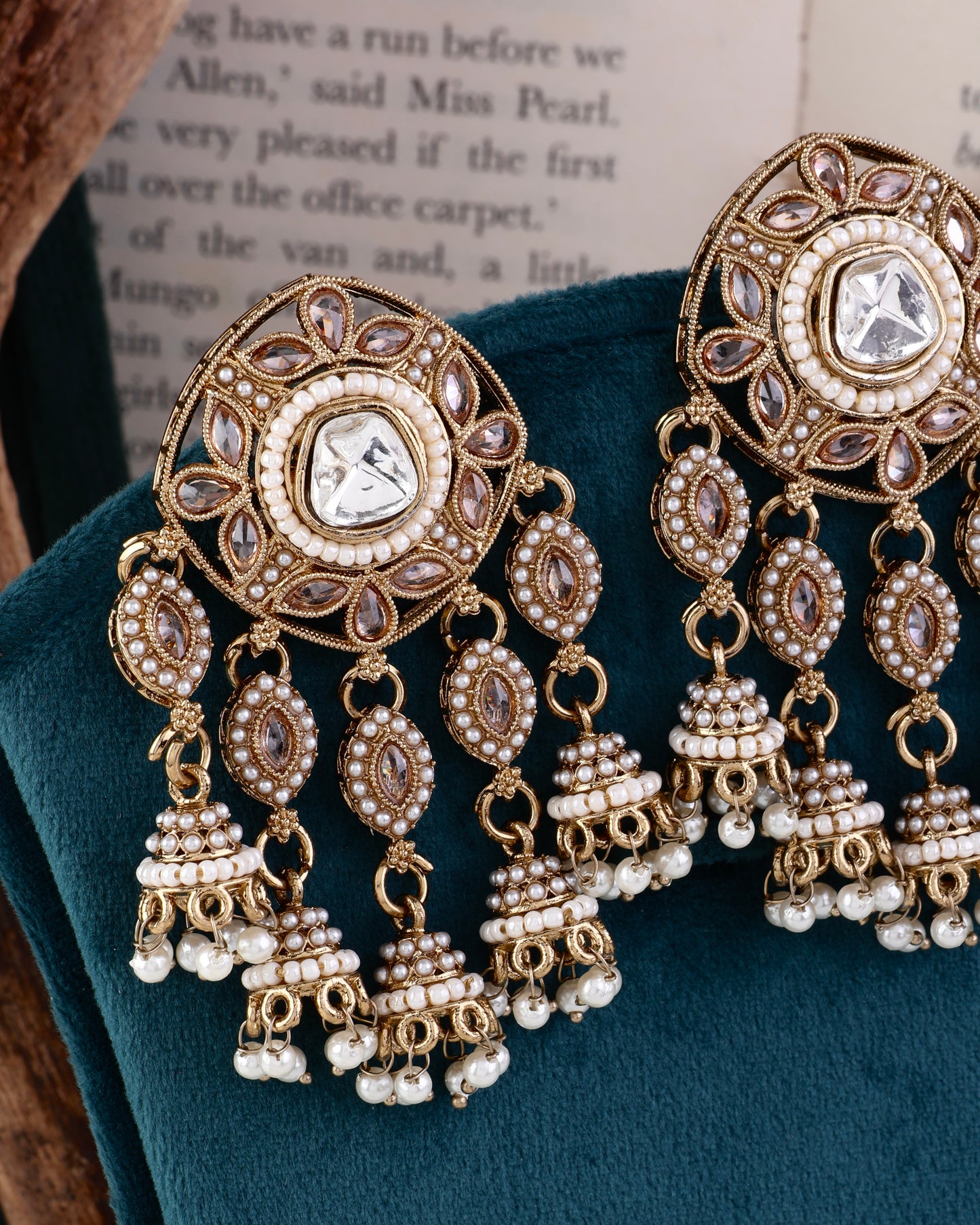 Pearl Mahnoor Designer Earring