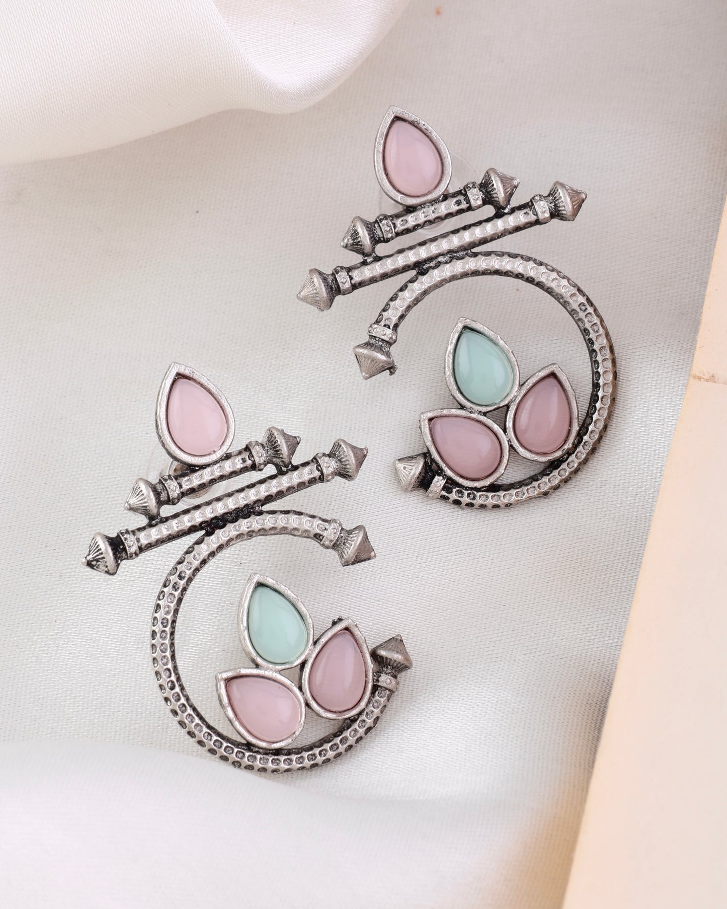Pastel Silver Kumud Earring