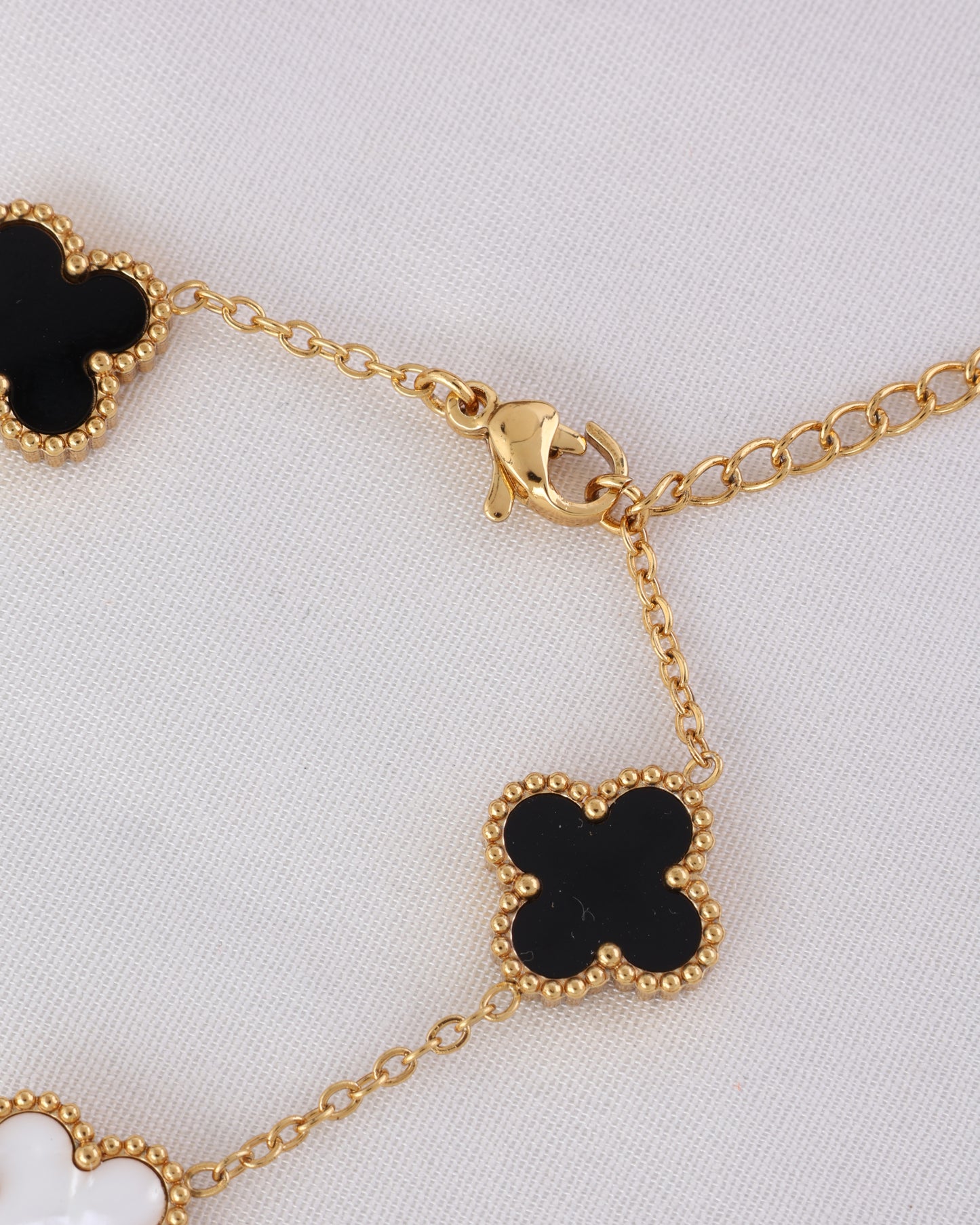 Black & White Yuna Anti Tarnish Bracelet