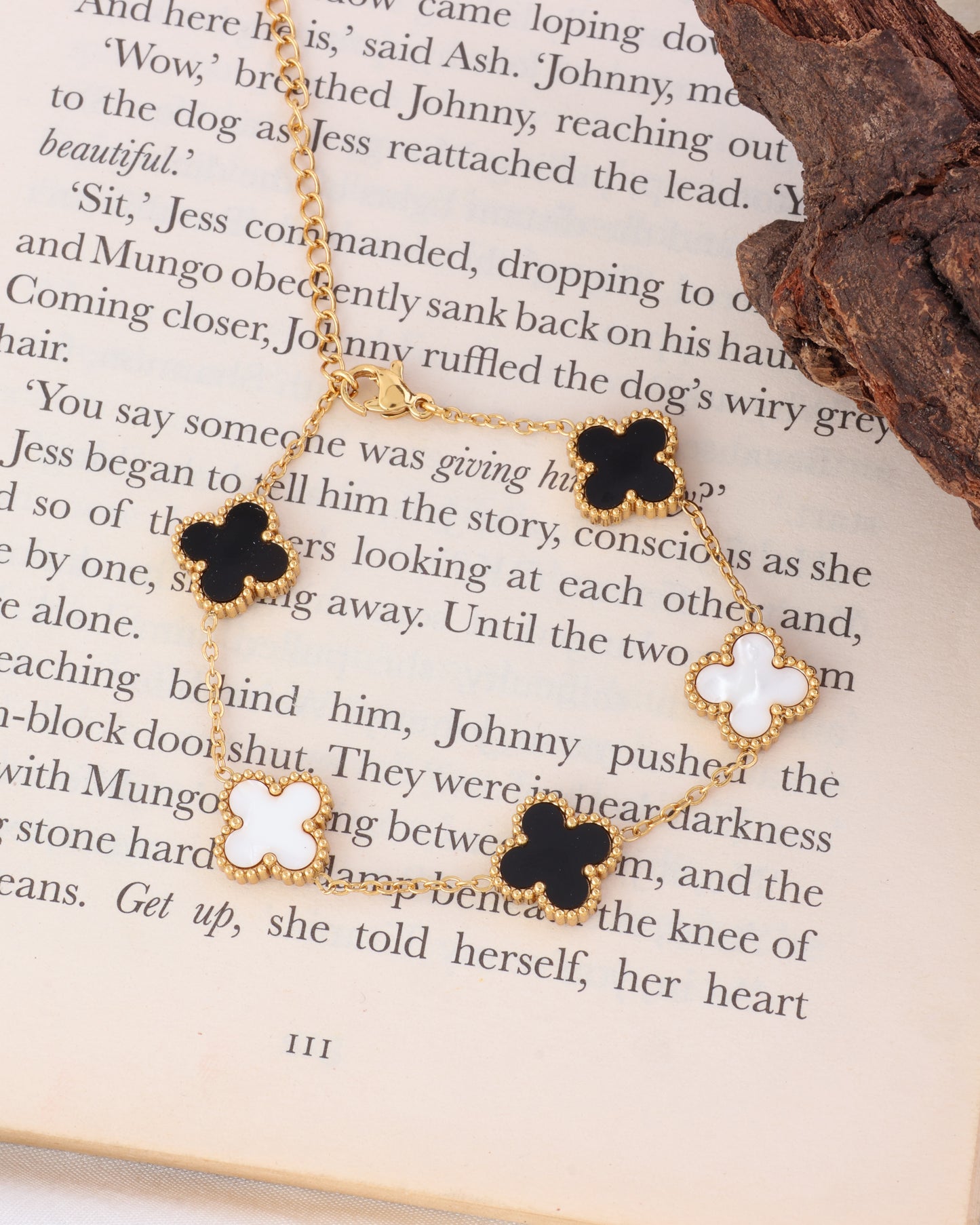 Black & White Yuna Anti Tarnish Bracelet