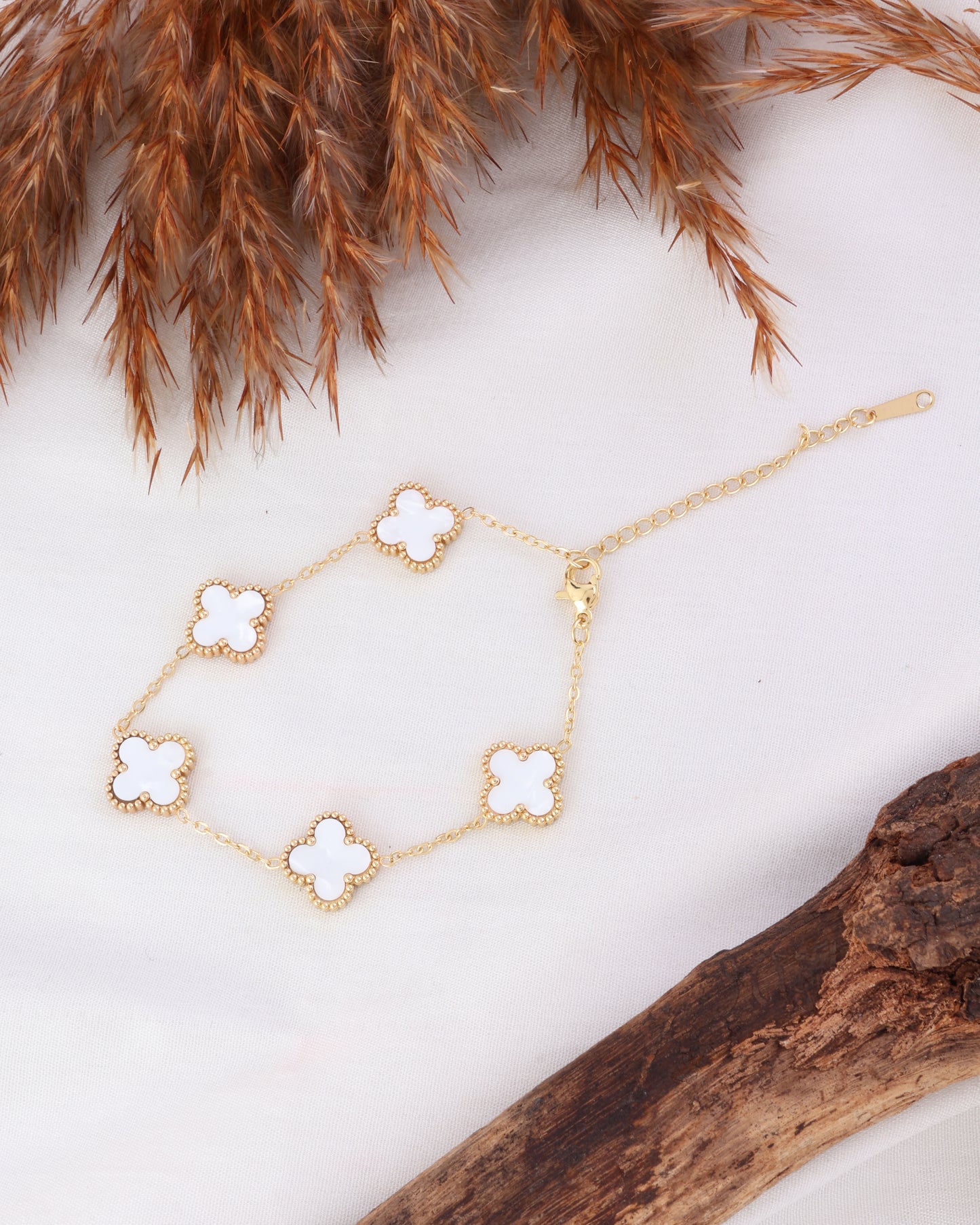 White Yuna Anti Tarnish Bracelet