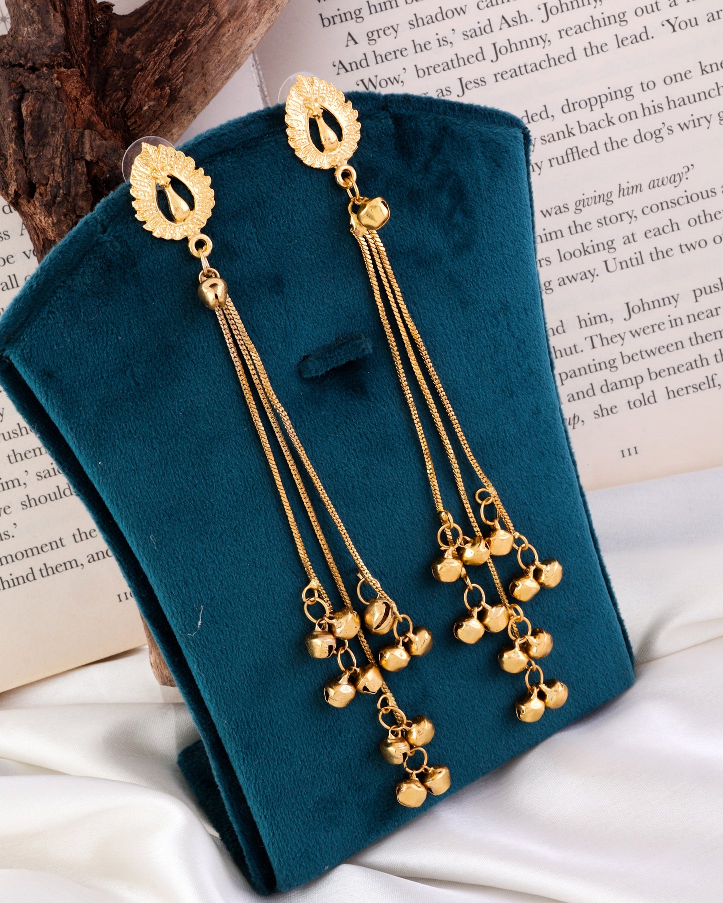 Miraah Kashmiri Look Ghunghru Earring