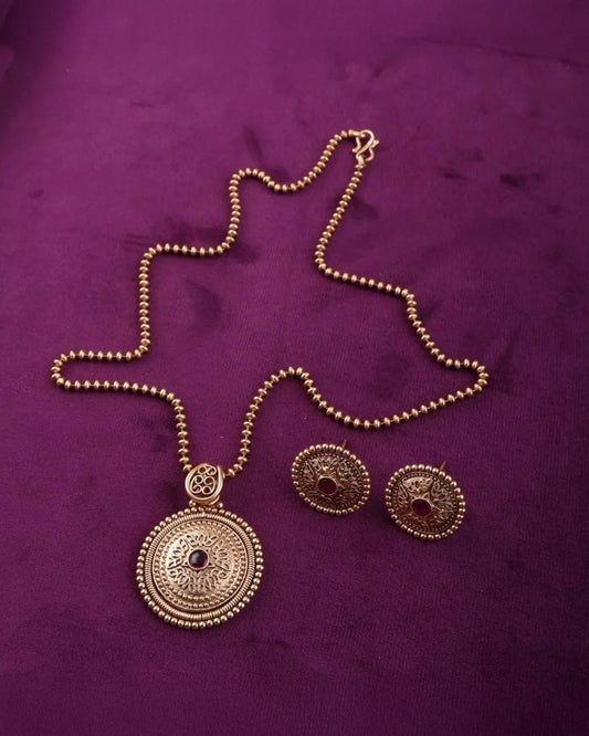 Reshmi Gold Pendant Set