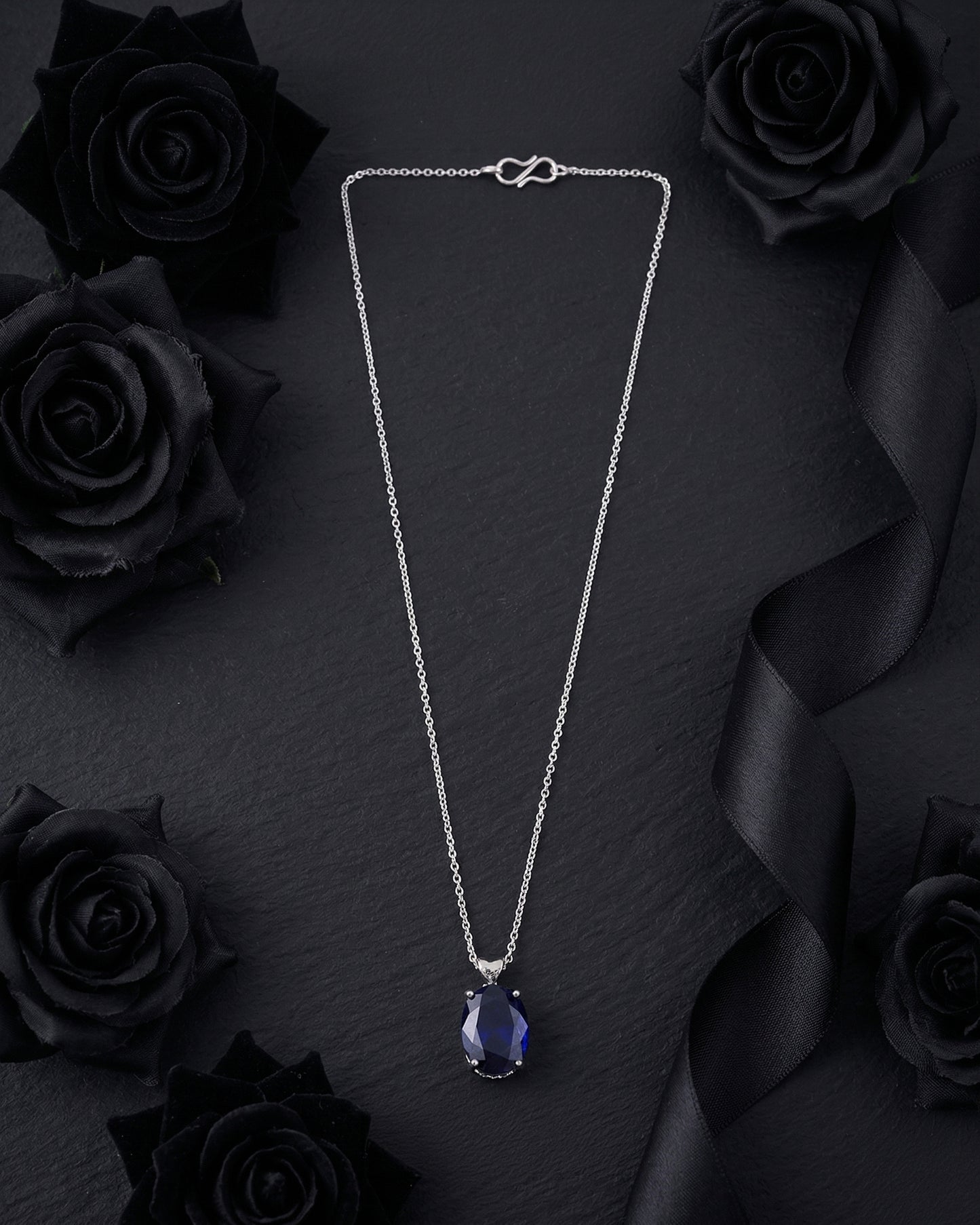 Vesper Pendant Necklace