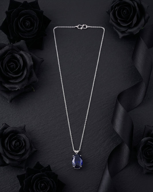 Vesper Pendant Necklace