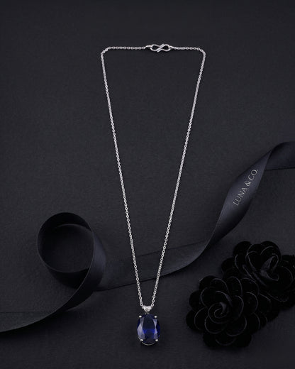Vesper Pendant Necklace