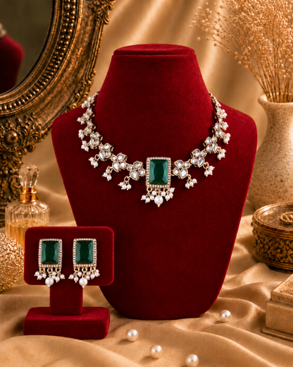 Green Arushika Kundan Necklace Set With Earring and Mangteeka