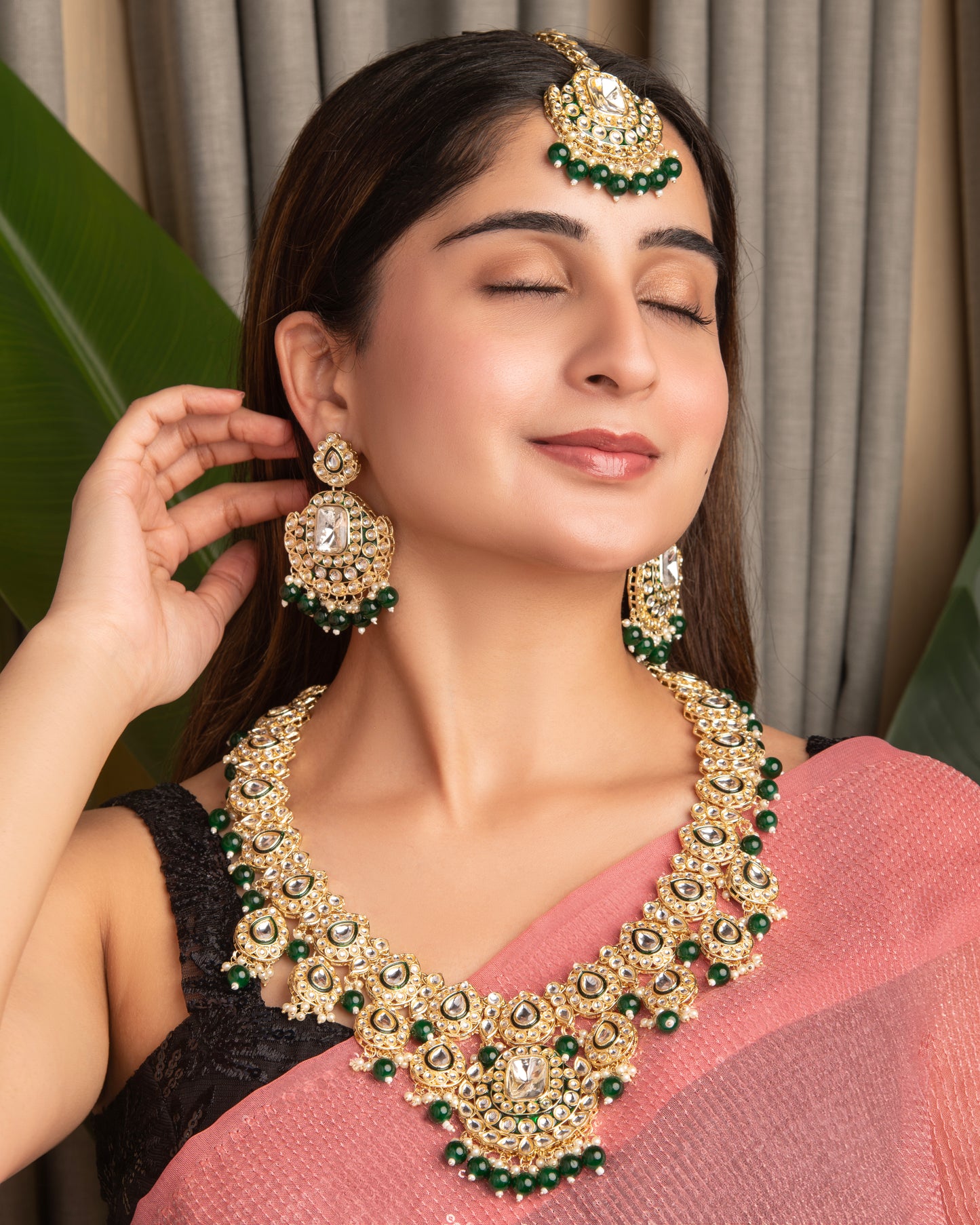 Green Noorika Heritage Kundan Necklace Set With Earring & Maangteeka