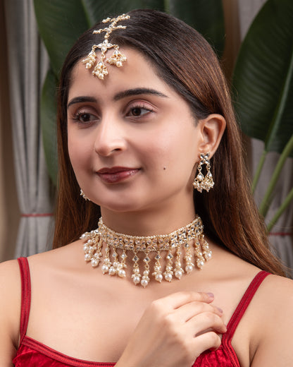 Sitara Kundan Choker Necklace Set with Earring and Teeka