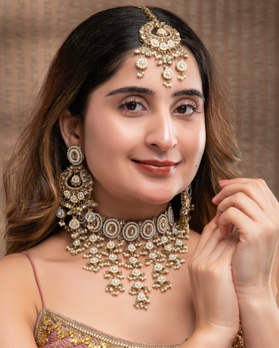 Pearl Ravya Kundan Necklace Set With Earring and Mangteeka