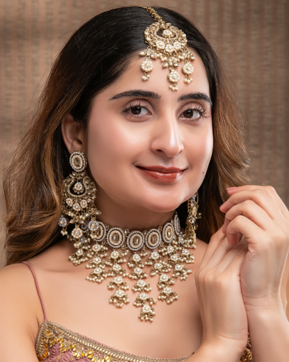 Pearl Ravya Kundan Necklace Set With Earring and Mangteeka