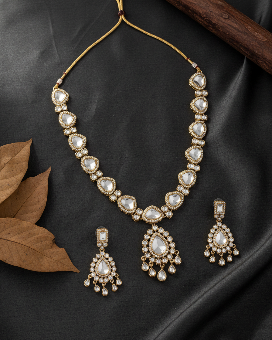 Tanishq Indo Western Necklace With Earrings