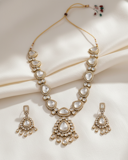 Tanishq Indo Western Necklace With Earrings
