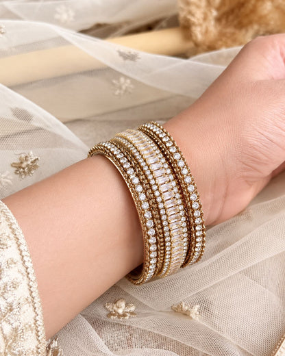 Anjum Kundan Bangle Set